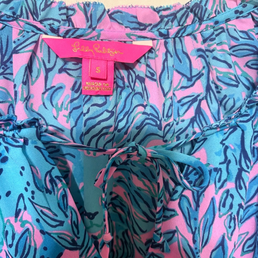 Lilly Pulitzer Zadie top featuring short flutter sleeves and a peplum silhouette - Picture 3 of 9